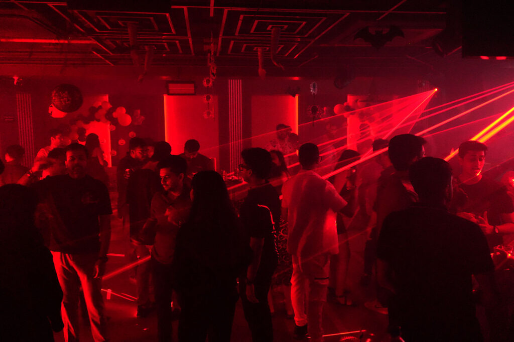 CIRQUE BAR