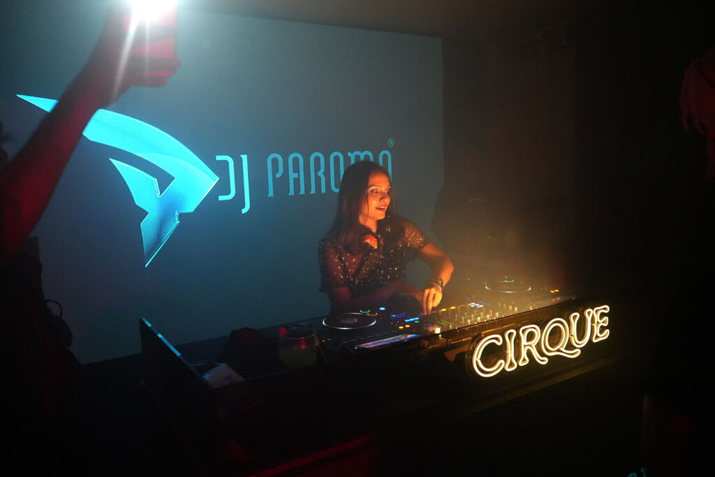 CIRQUE BAR