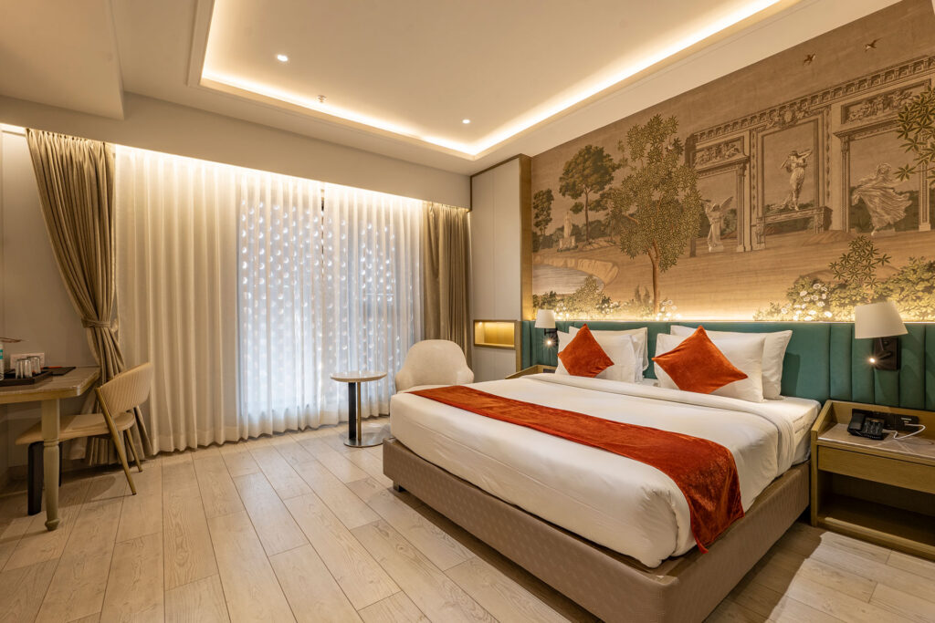 ROYAL ROOM
