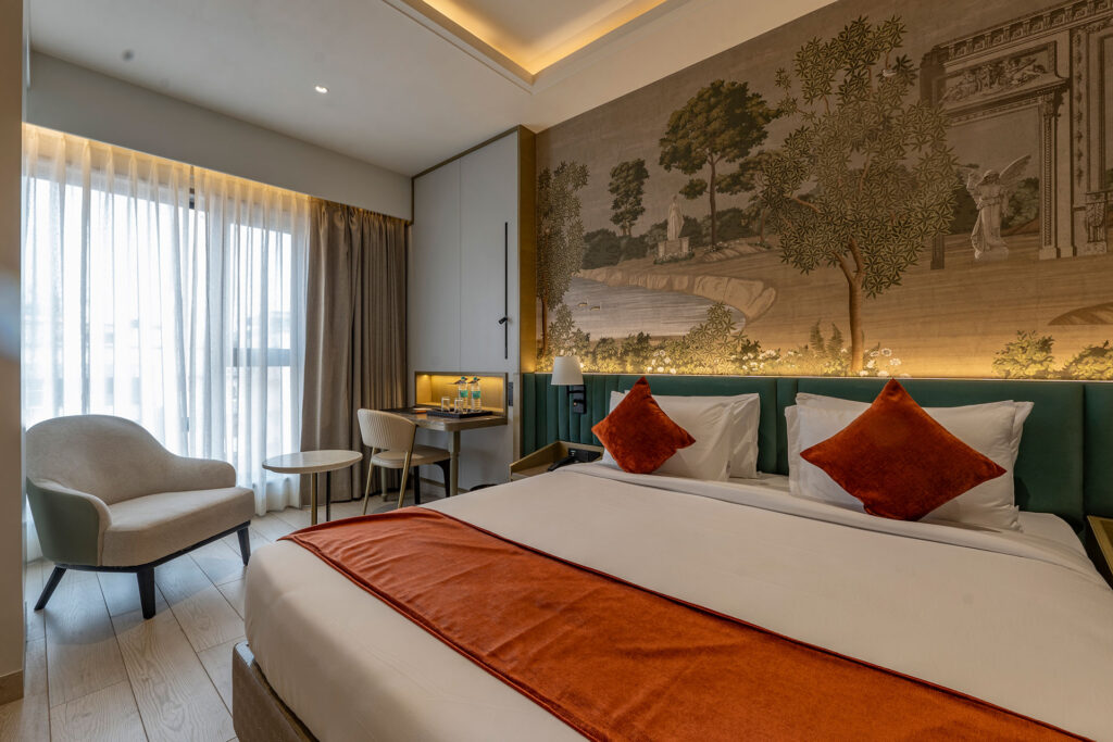 ROYAL ROOM