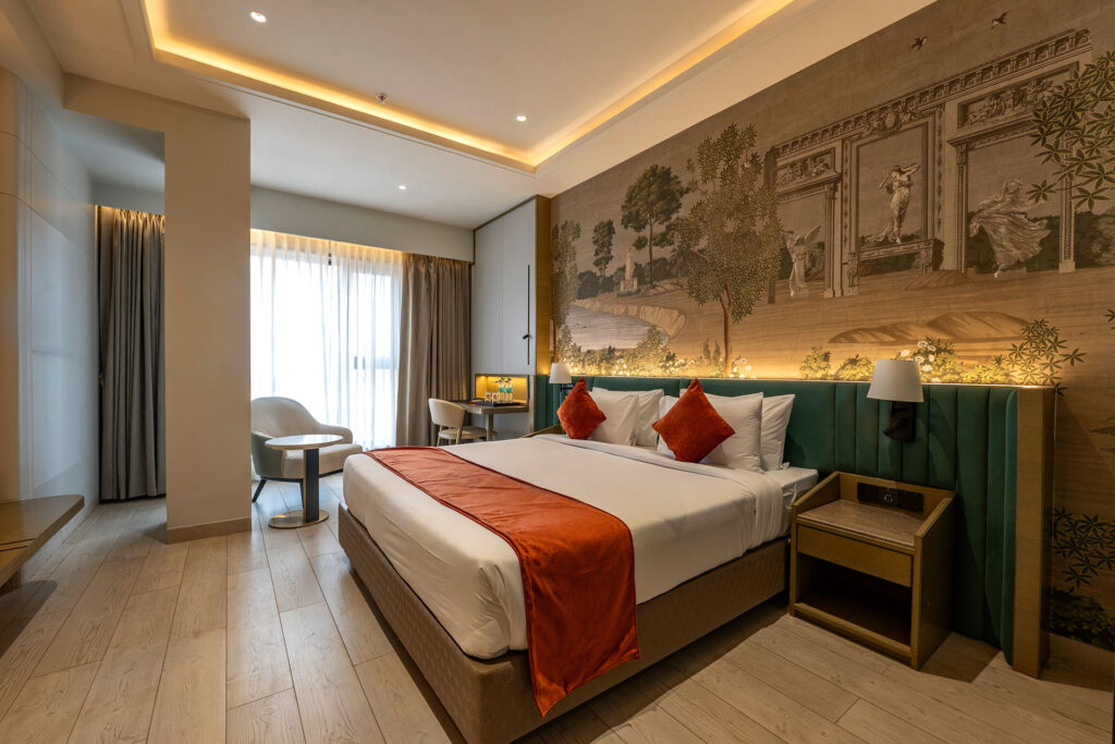 ROYAL ROOM