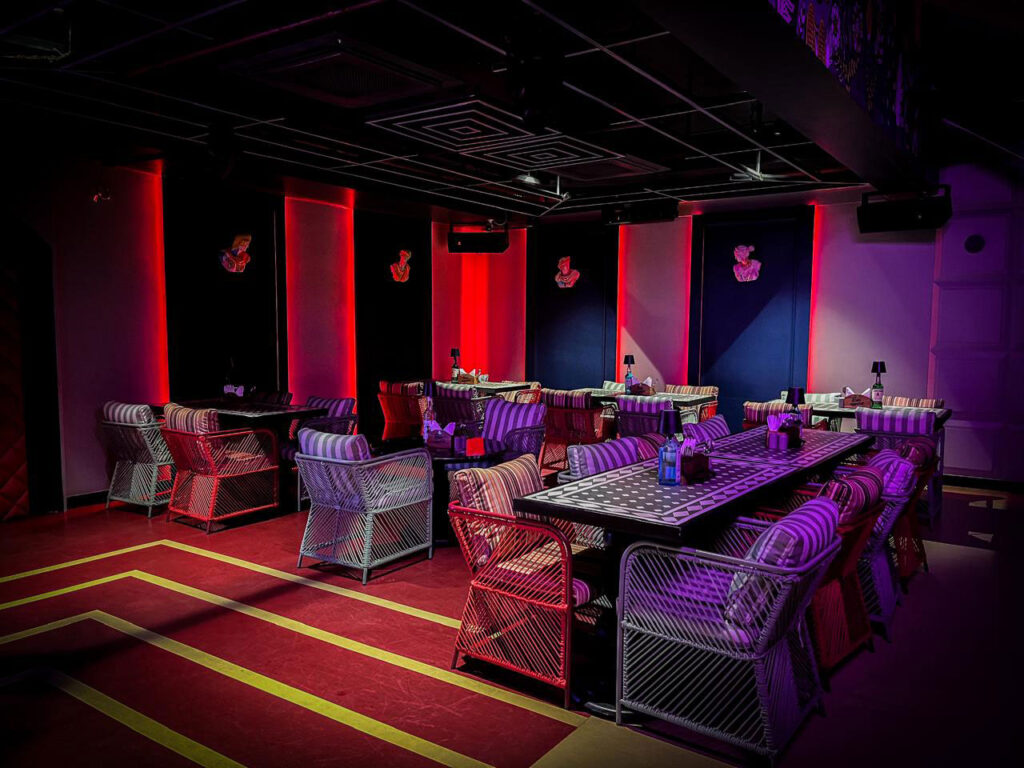 CIRQUE BAR