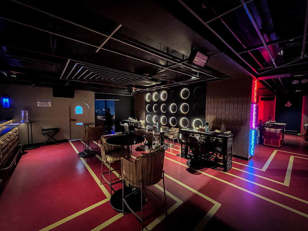 CIRQUE BAR