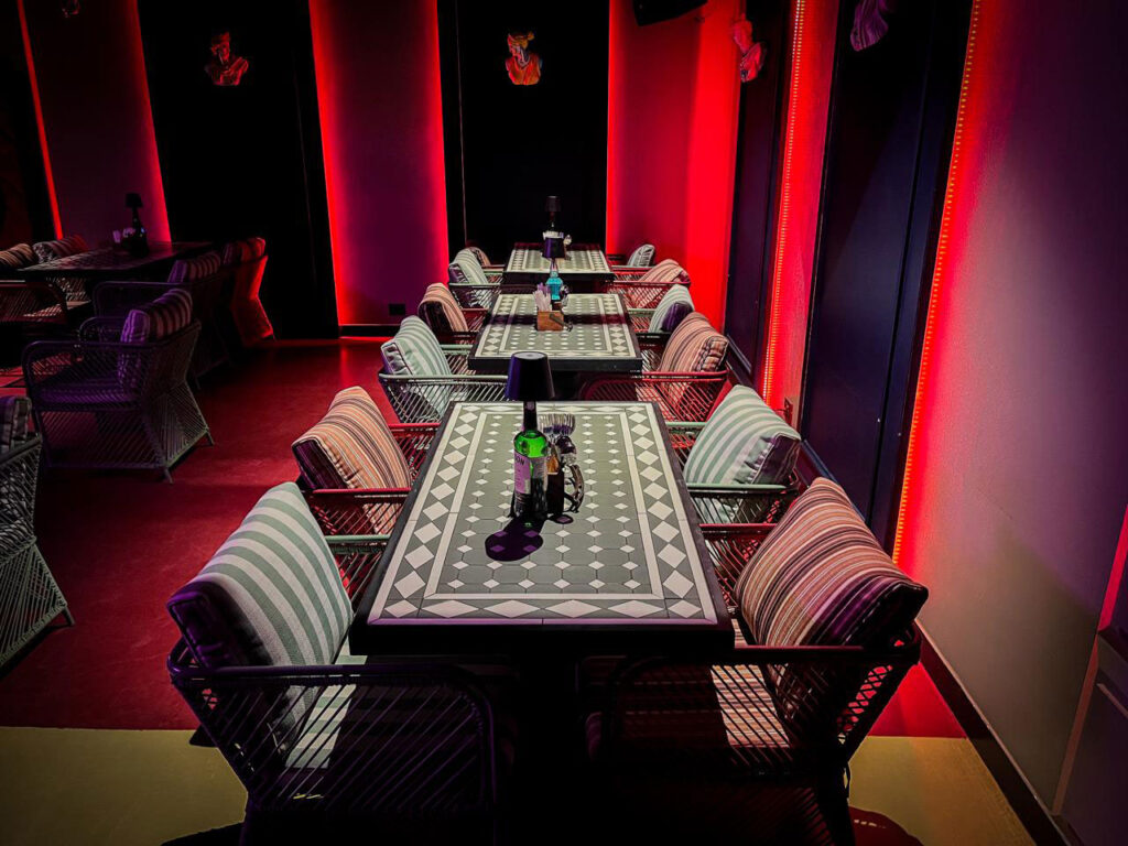 CIRQUE BAR