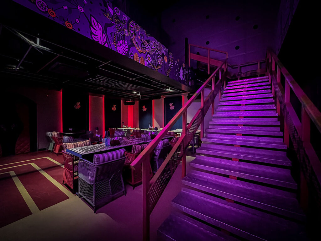 CIRQUE BAR