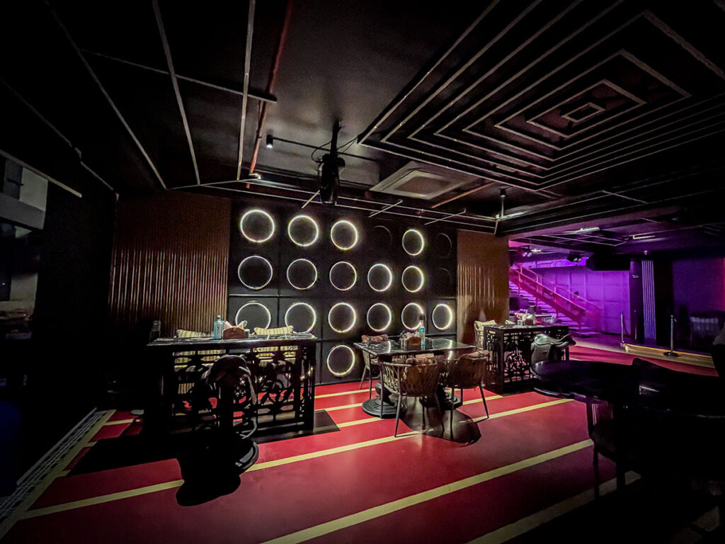 CIRQUE BAR