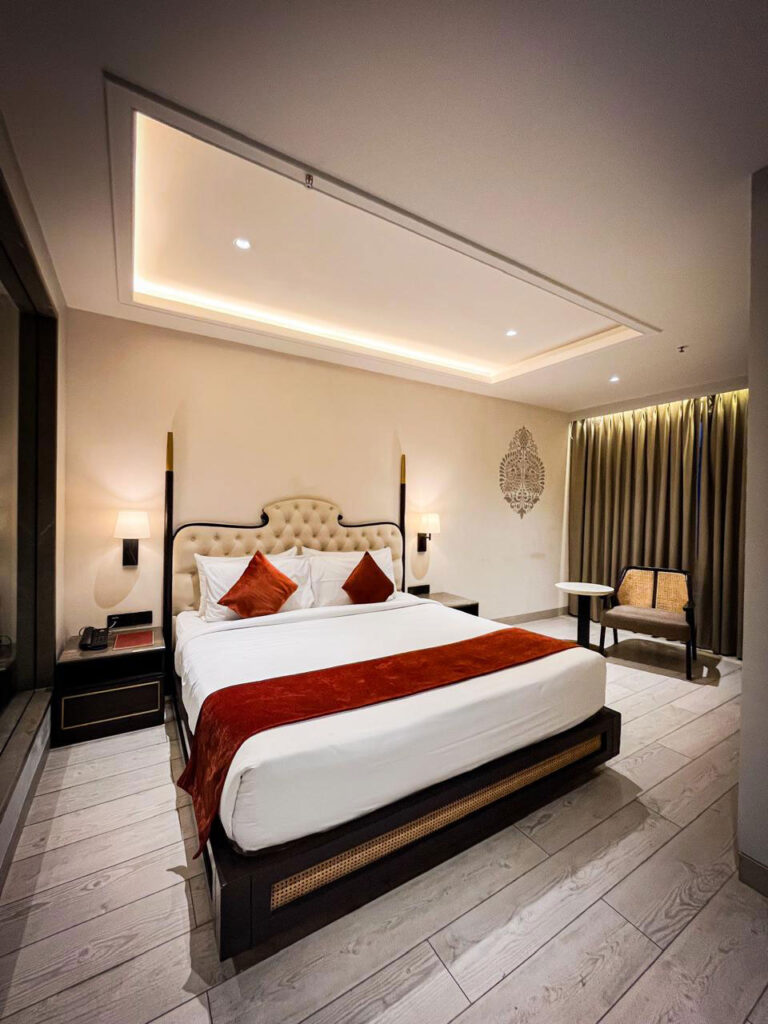 royal-room-1